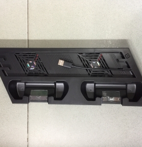 ĐẾ ĐỨNG QUẠT SẠC PS4 PRO