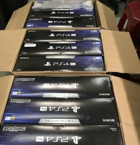 PS4 PRO BUNDLE STARWARS BATTLE FRONT 2 LIMITED EDITION